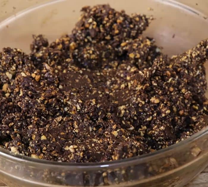 4-Ingredient Chocolate Balls Ready in 10 Minutes Dessert