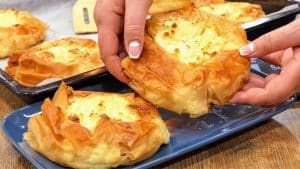 5-Ingredient Crunchy and Cheesy Breakfast Pastry
