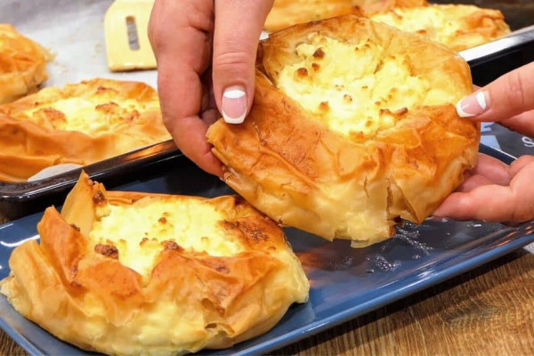 5-Ingredient Crunchy and Cheesy Breakfast Pastry