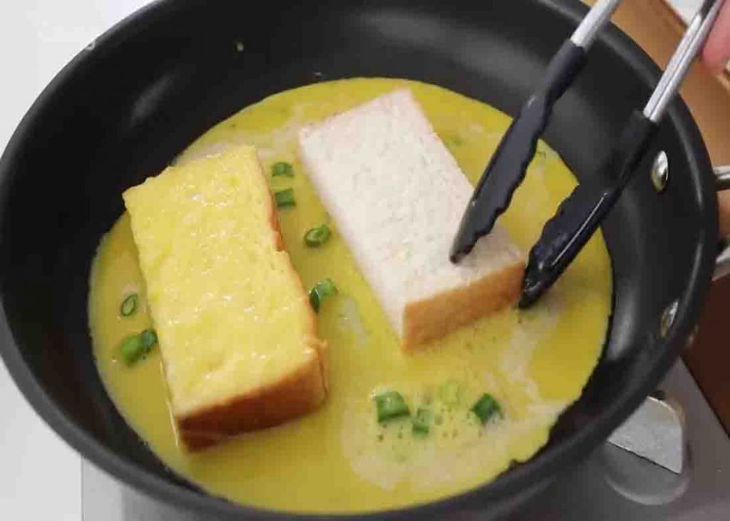 One-pan egg toast recipe
