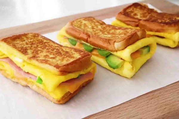 5-Ingredients One-Pan Egg Toast Recipe