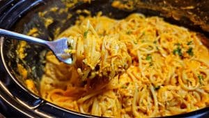Easy Crockpot Buffalo Chicken Spaghetti Recipe