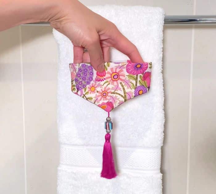 Easy To Sew DIY Towel Holder