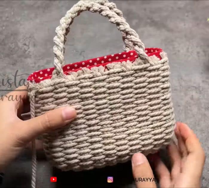 Make a Beautiful Purse from Plastic Bottle