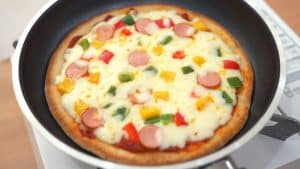 No-Bake 15-Minute Frying Pan Pizza Recipe