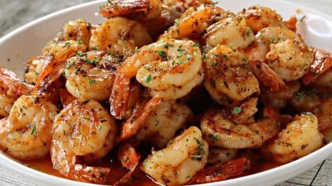 Simple Skillet Garlic Butter Shrimp Recipe | DIY Joy Projects and Crafts Ideas