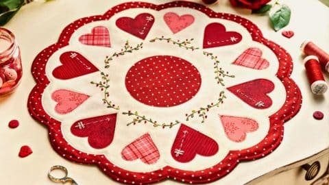 Simply Sweet Table Topper Sewing Tutorial | DIY Joy Projects and Crafts Ideas