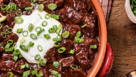 Slow-Cooked Beef Chili Colorado Recipe | DIY Joy Projects and Crafts Ideas