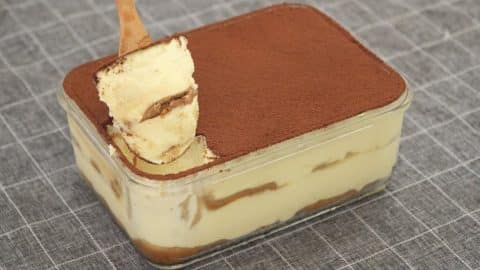 Super Easy 10-Minute Tiramisu Cake Recipe | DIY Joy Projects and Crafts Ideas