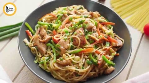 Easy Chicken Chow Mein Recipe | DIY Joy Projects and Crafts Ideas