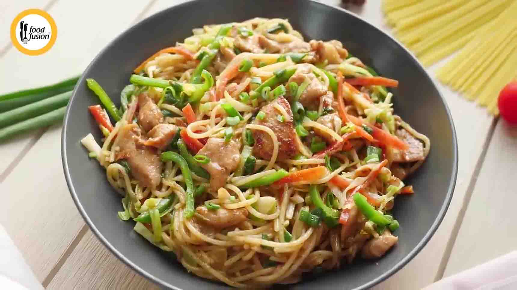 Easy Chicken Chow Mein Recipe | DIY Joy Projects and Crafts Ideas