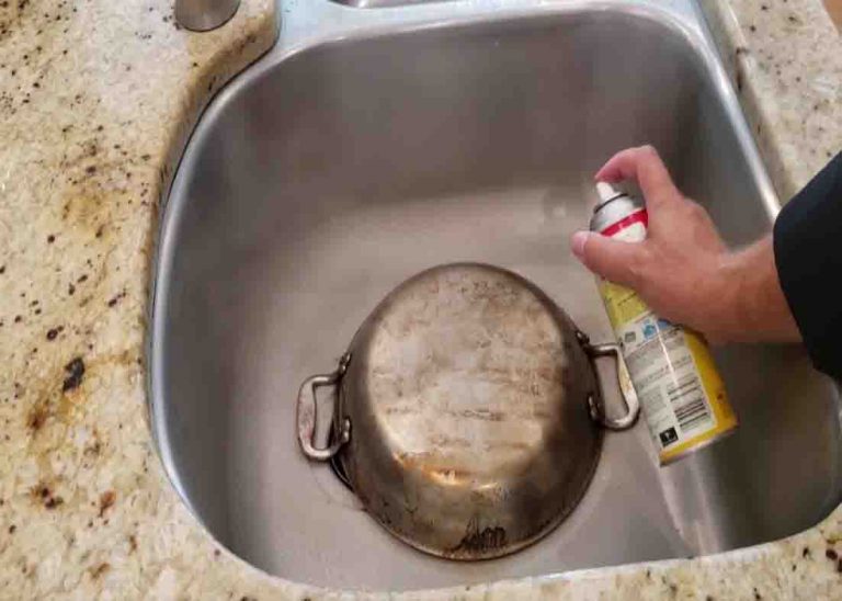 Fastest Way To Clean Burnt Pans In 2 Minutes
