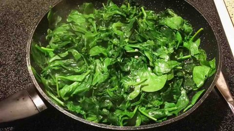 Garlic Butter Spinach Recipe | DIY Joy Projects and Crafts Ideas