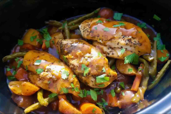 Slow Cooker Honey Garlic Chicken and Veggies