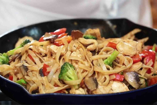 30-Minute Chicken Stir Fry with Rice Noodles Recipe