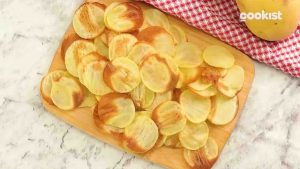 4-Ingredient Homemade Potato Chips Recipe