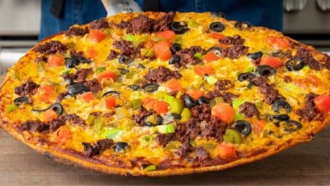 Delicious Homemade Taco Pizza | DIY Joy Projects and Crafts Ideas