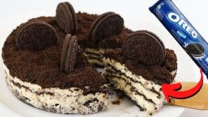 Easy 2-Ingredient Cookies & Cream Cake Recipe