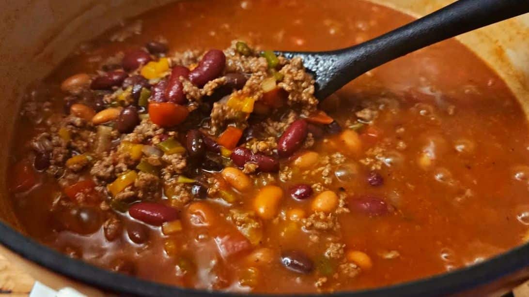 Easy One-Pot Homemade Chili Recipe | DIY Joy Projects and Crafts Ideas