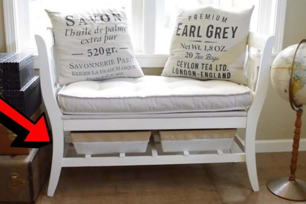 How to Transform 2 Old Chairs Into 1 DIY Bench