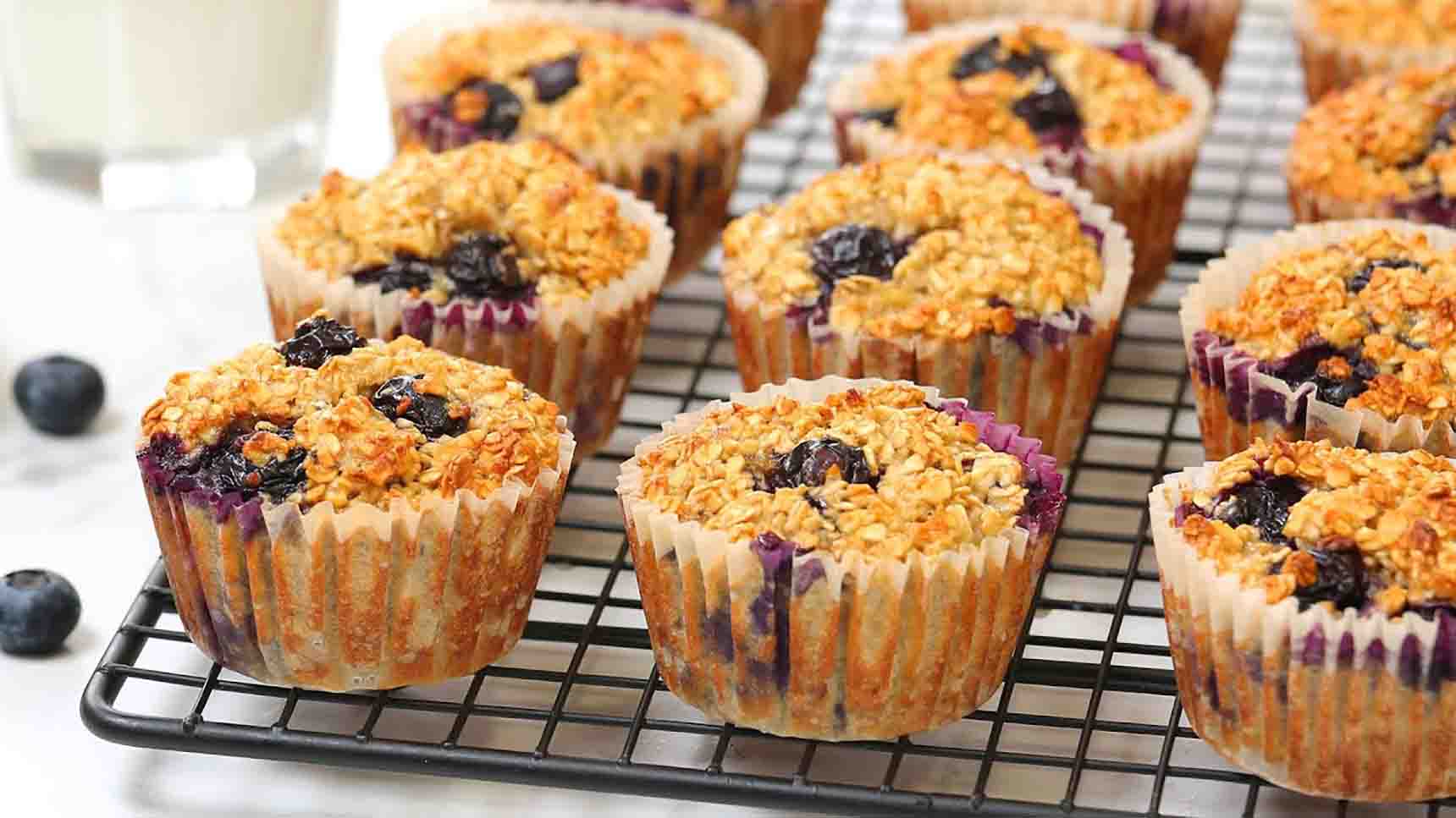 Blueberry Oatmeal Muffins Recipe | DIY Joy Projects and Crafts Ideas