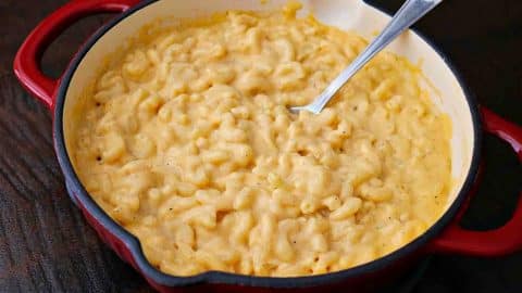 Creamy Stovetop Mac and Cheese | DIY Joy Projects and Crafts Ideas