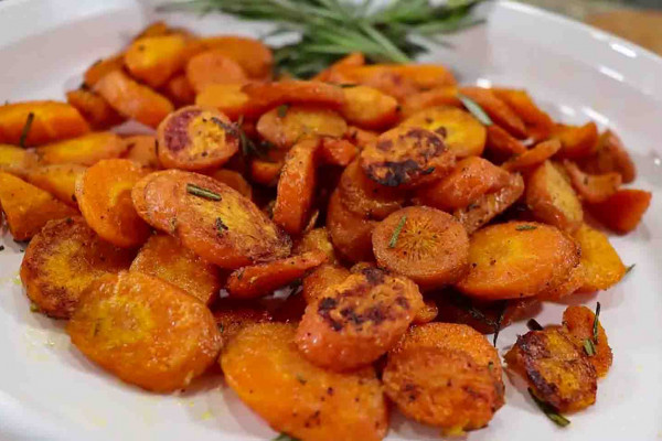 Easy Rosemary Roasted Carrots Recipe