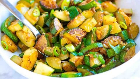 Garlic Butter Sauteed Zucchini Recipe | DIY Joy Projects and Crafts Ideas