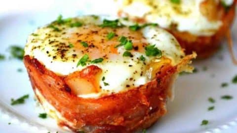 Mini Bacon Egg Toast Breakfast Cups | DIY Joy Projects and Crafts Ideas