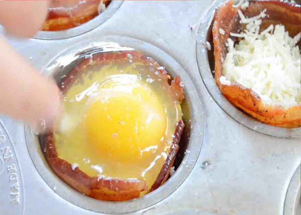 Assembling the bacon egg toast breakfast cups in the muffin tin