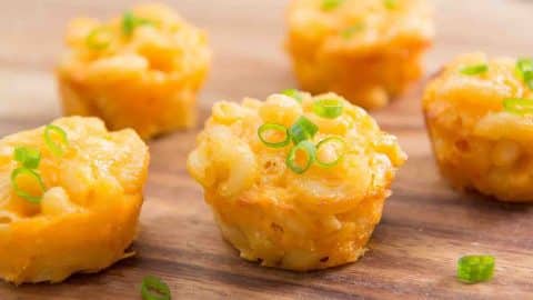 Mini Mac and Cheese Cups Recipe | DIY Joy Projects and Crafts Ideas