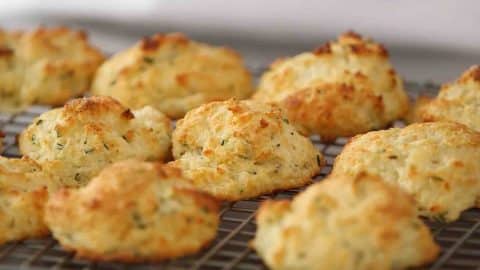 One-Bowl Cheddar Biscuits Recipe | DIY Joy Projects and Crafts Ideas