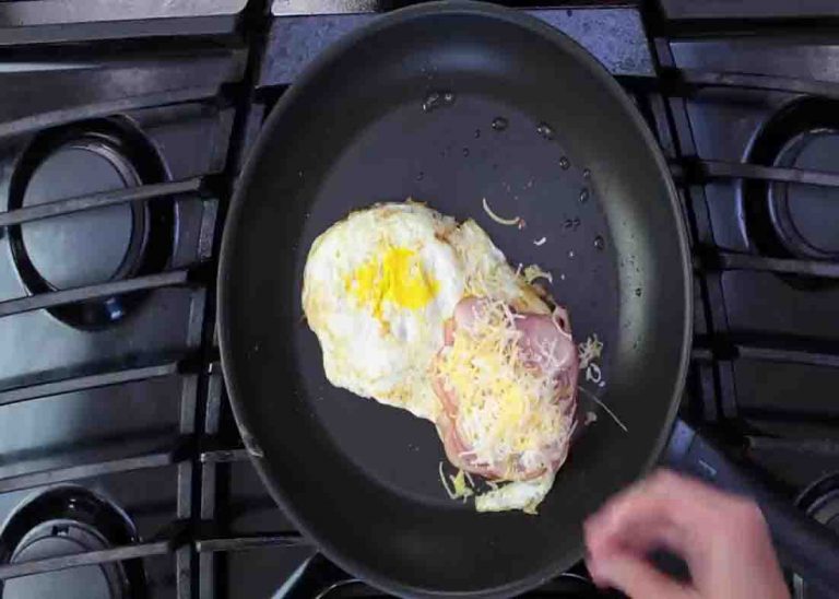 OnePan Breakfast Sandwich Recipe