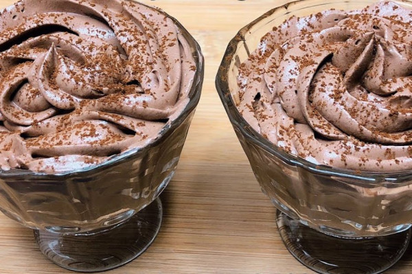 2-Ingredient Chocolate Mousse Ready in 15 Minutes