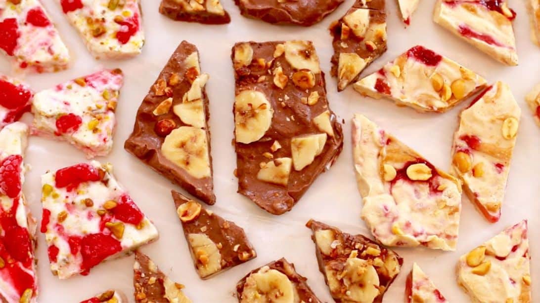 3 Delicious Frozen Yogurt Bark Recipes | DIY Joy Projects and Crafts Ideas