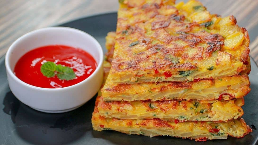 Breakfast Potato Omelet Recipe | DIY Joy Projects and Crafts Ideas