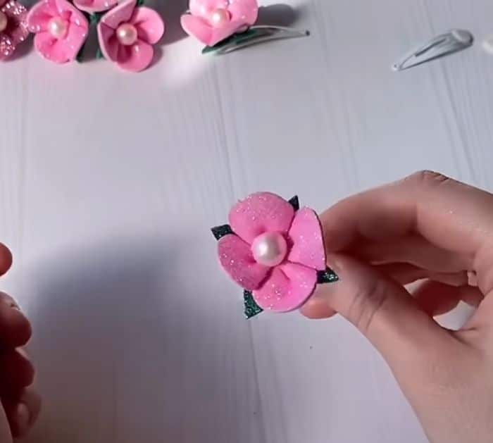 https://diyjoy.com/wp-content/uploads/2023/03/DIY-Glitter-Foam-Flower-Project.jpg