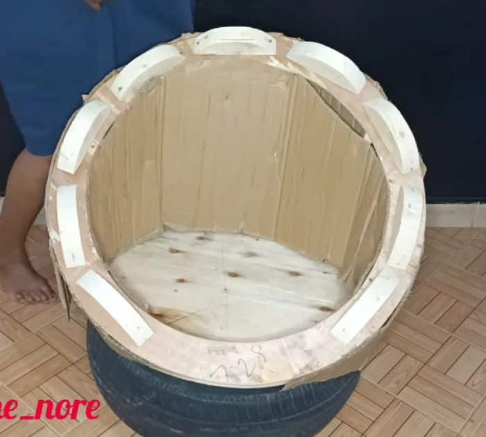 Easy DIY Pouf Chair Using an Old Tire