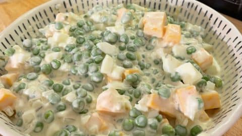 Easy Old-School Southern Pea Salad Recipe | DIY Joy Projects and Crafts Ideas