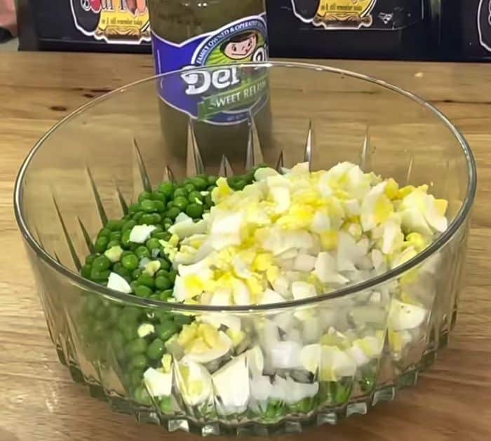 Easy To Make Old-School Southern Pea Salad