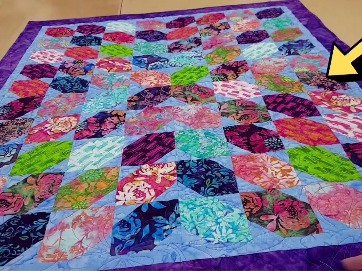 EASIEST BEGINNER QUILT EVER!! ***FREE PATTERN*** Mini Petals tutorial! 