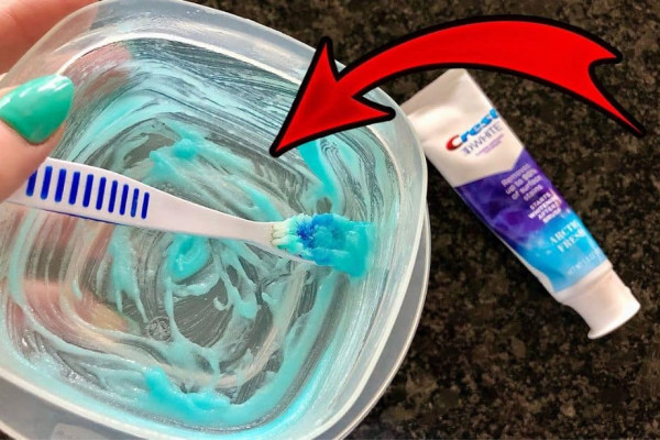Learn This Genius & Must-Try Toothpaste Hack!