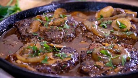 Budget-Friendly Salisbury Steak Recipe | DIY Joy Projects and Crafts Ideas