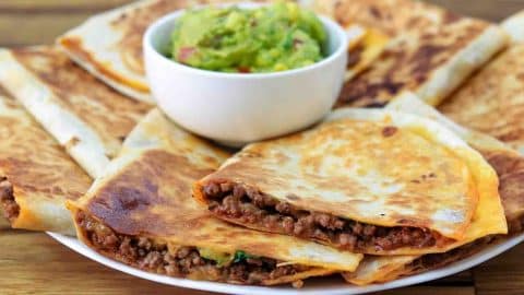 Cheesy Ground Beef Quesadillas Recipe | DIY Joy Projects and Crafts Ideas