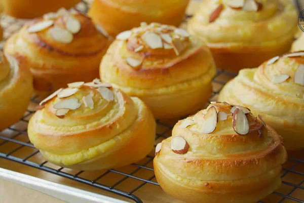Custard Bread Rolls Recipe