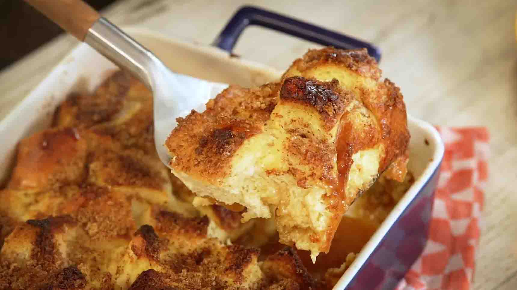 Easy French Toast Casserole | DIY Joy Projects and Crafts Ideas