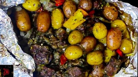 Foil Pack Garlic Steak and Potatoes | DIY Joy Projects and Crafts Ideas