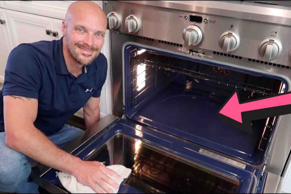 How To Clean An Oven With No Harsh Chemicals