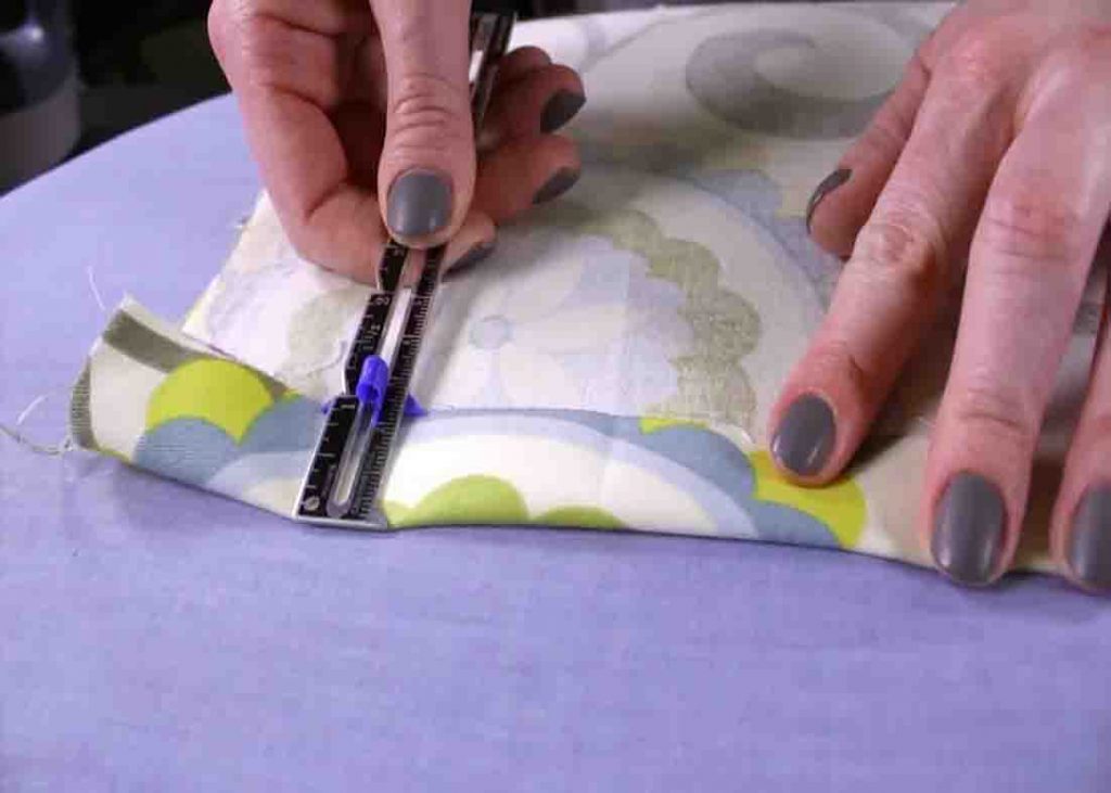 Measuring the fabric for the rod pocket curtain