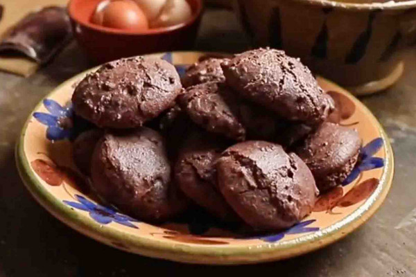 Old-Fashioned 3-Ingredient Chocolate Cookies